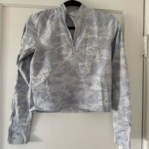 Lululemon camo cropped half zip